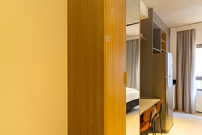 Metrô • Academia Fantástica • Coworking • Laundry