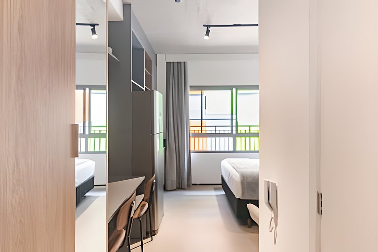 Metrô • Academia Fantástica • Coworking • Laundry