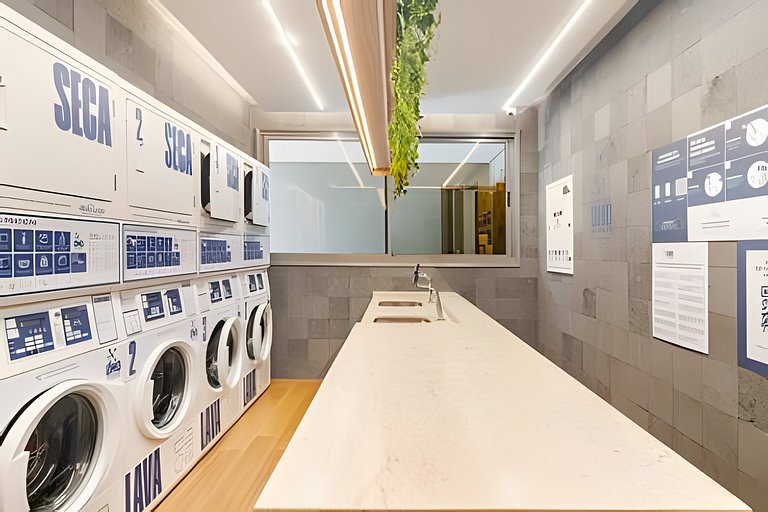 Metrô • Academia Fantástica • Coworking • Laundry