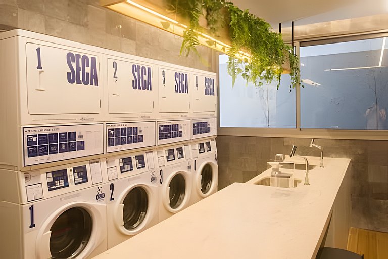 Metrô • Academia Fantástica • Coworking • Laundry