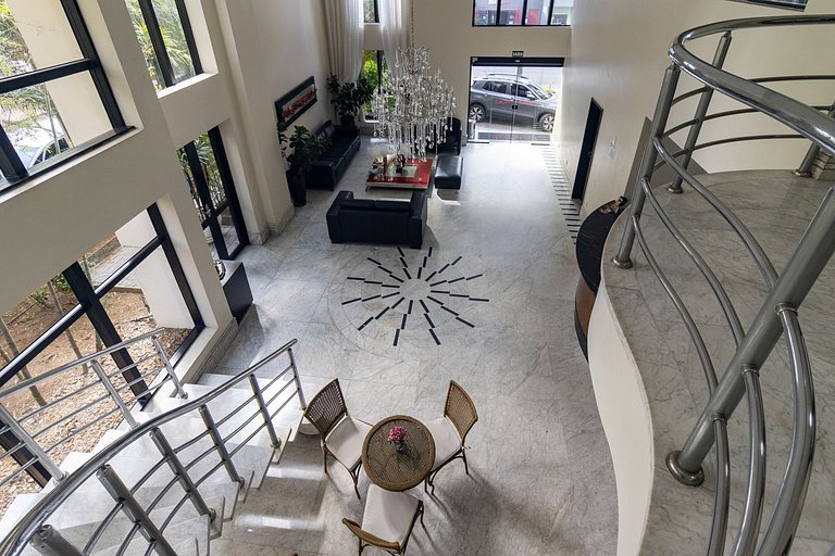 Flat em Moema - Estacionamento & Limpeza Diária