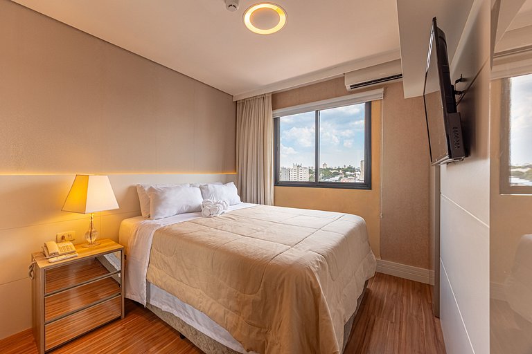 Flat em Moema - Estacionamento & Limpeza Diária