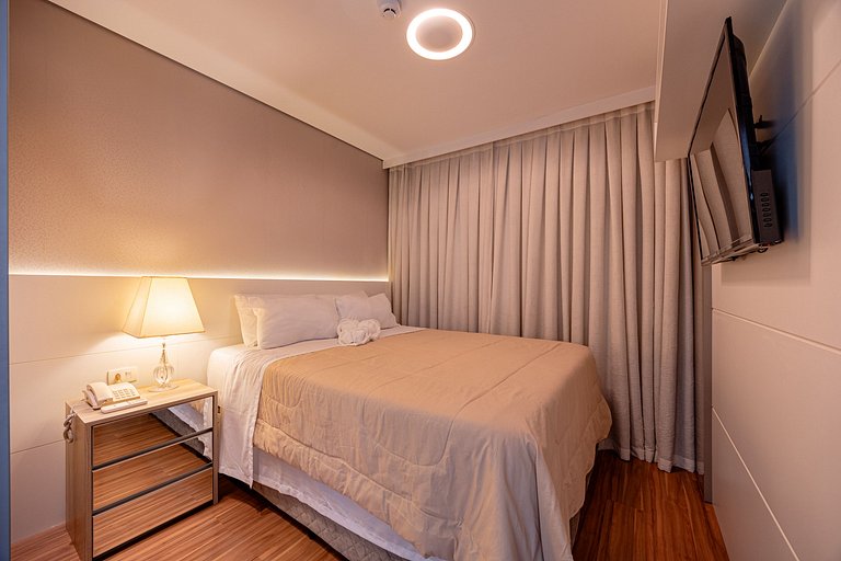 Flat em Moema - Estacionamento & Limpeza Diária