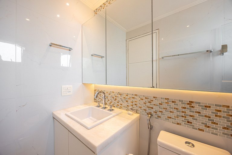 Flat em Moema - Estacionamento & Limpeza Diária